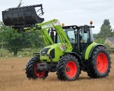 TRACTEUR CLAAS